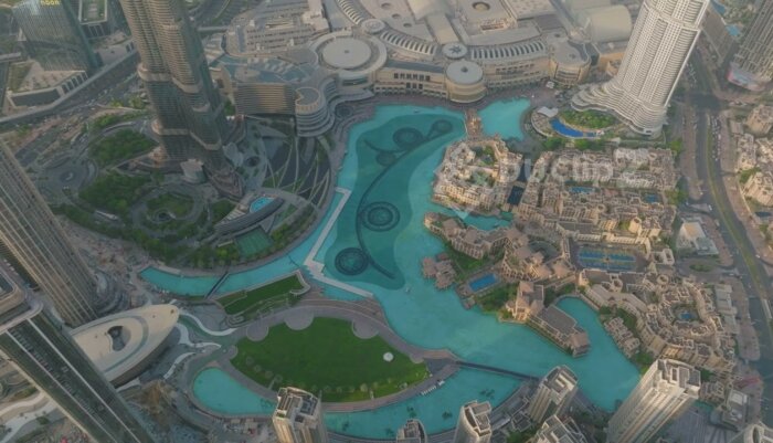 Elegant 4K Drone Flyover Highlighting Buji Khalifa and Dubai Skyline